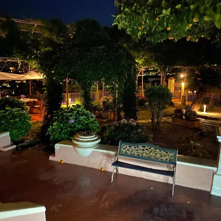 Fieschi Pensjonat 4*
